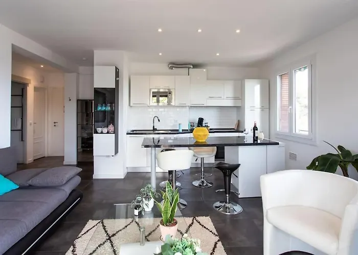 L27 2p Jasmins Sea View Parking & Ac Apartmán *